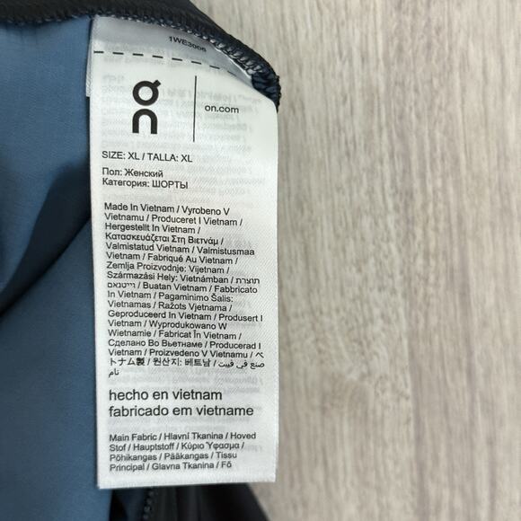 On Cloud Trail Shorts Womens XL Storm Teal Green Black Lined 4.5” Inseam Running - Picture 13 of 14